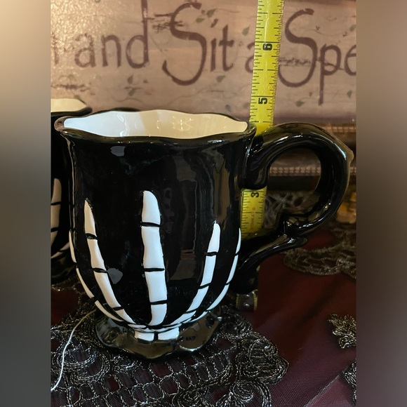 SPOOKY HOLLOW NWOT Halloween Skeleton Hand Set Of 2 Coffee/Tea Cups/Mugs - Picture 13 of 13